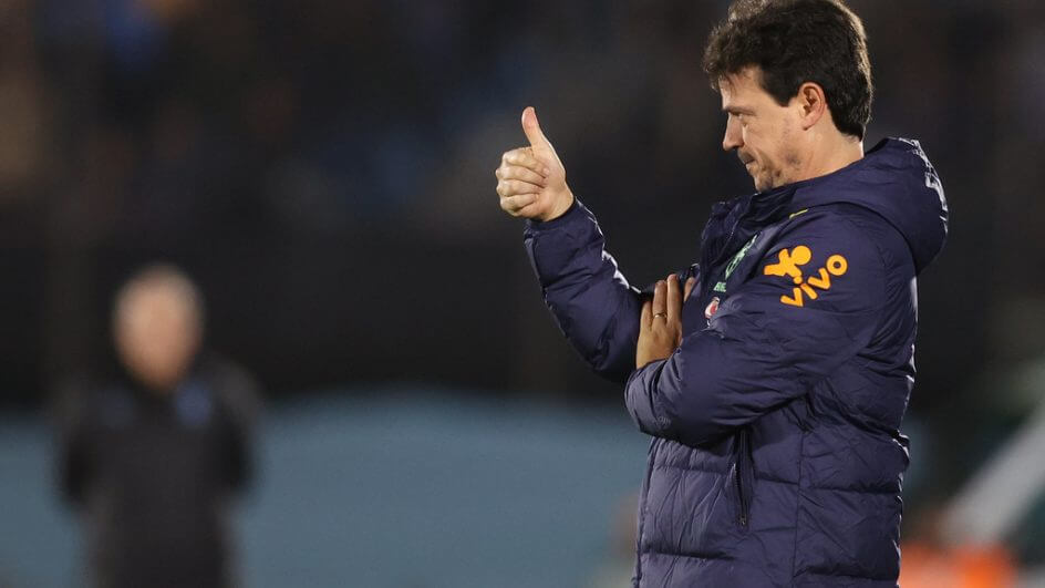 Técnico Fernando Diniz. Uruguai 2 x 0 Brasil, no Estádio Centenário, em Montevidéu pelas Eliminatórias da Copa 2026. (Foto:Vitor Silva/CBF)