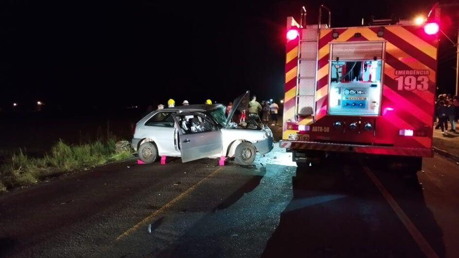 Homem de 56 anos ficou preso nas ferragens e faleceu no local do acidente. (Foto: Divulgação).