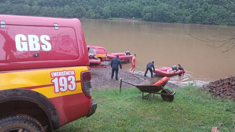Entenda como está sendo feita as buscas por homem desaparecido em balsa que virou em SC e RS (3)