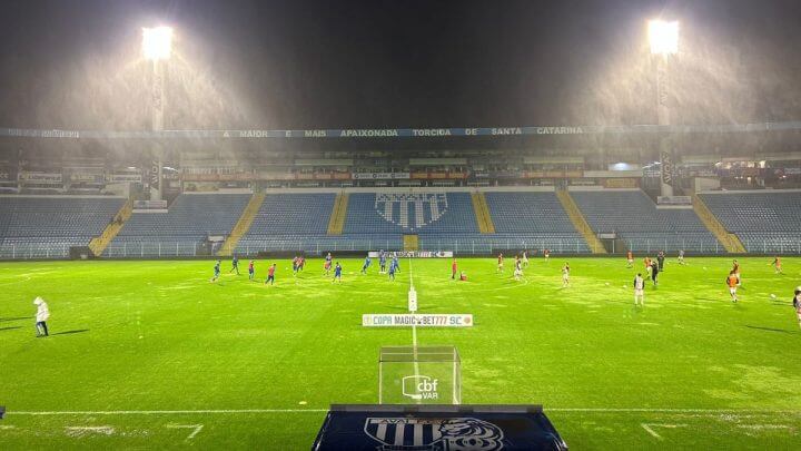 Estádio da Ressacada, em Florianópolis, será palco de Avaí X Figueirense (Foto: Carlos Rauen/NSC Total)