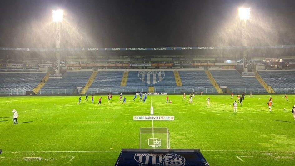 Estádio da Ressacada, em Florianópolis, será palco de Avaí X Figueirense (Foto: Carlos Rauen/NSC Total)