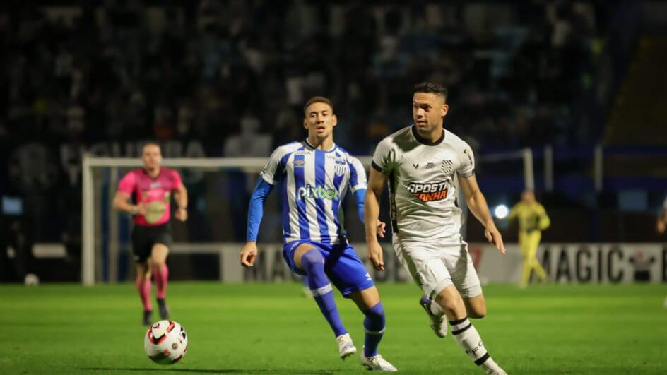 Modesto deu assistência para o gol da vitória no Clássico