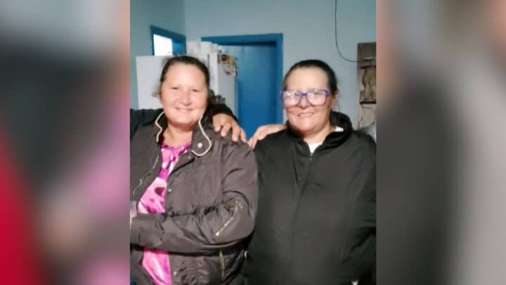 Irmãs se reencontram no Oeste de SC após 25 anos separadas Emocionante
