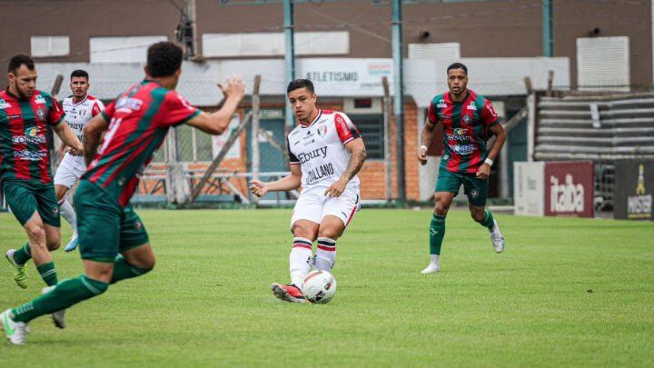 Lucas de Sá defendendo o JEC pela Copa SC (Foto: Gustavo Mejía/JEC)