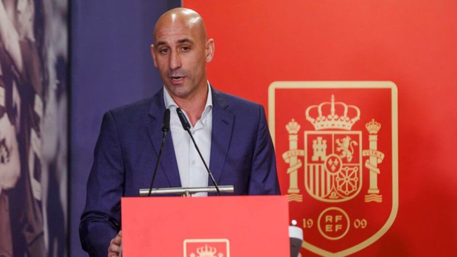 Luis Rubiales é suspenso do futebol por três anos (Foto: RFEF, Divulgação)