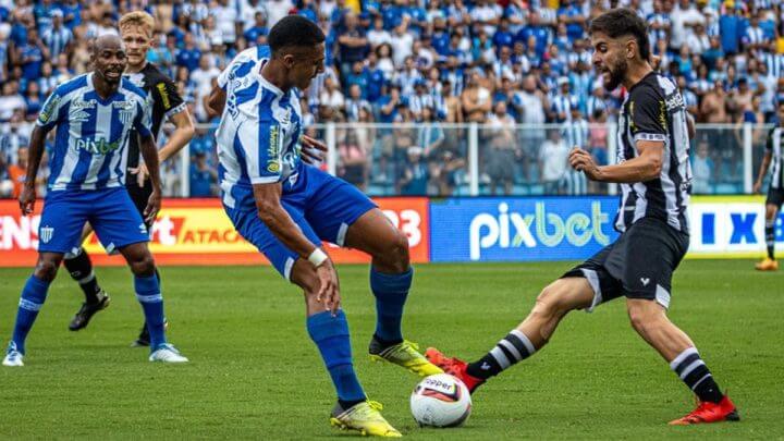 Último clássico aconteceu no Campeonato Catarinense de 2023 (Foto: Fabiano Rateke/Avaí)