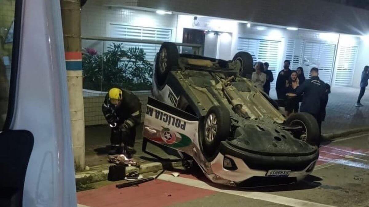 Perseguição policial termina em acidente com vítimas em Florianópolis