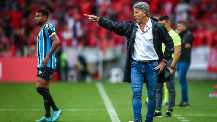 Renato Gaúcho comandou o Grêmio no jogo contra o Internacional (Foto: Lucas Uebel/Grêmio/Divulgação)
