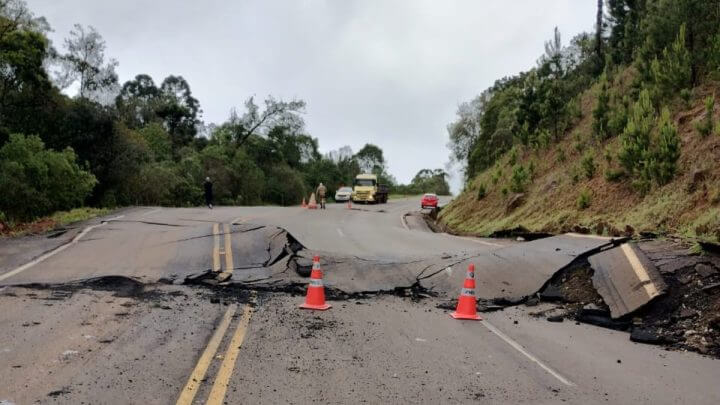 Cresce número de rodovias afetadas pelas chuvas em SC