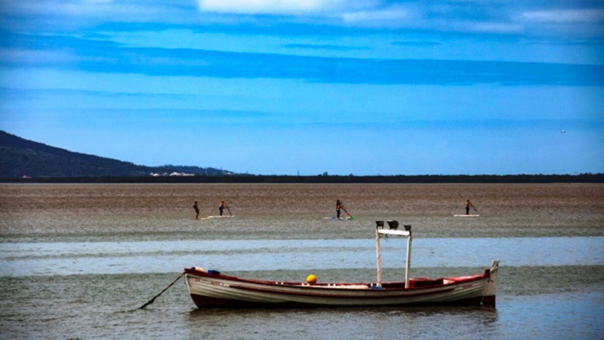 Sede de associação atlética em Coqueiros não pode impedir livre acesso à praia, diz Justiça