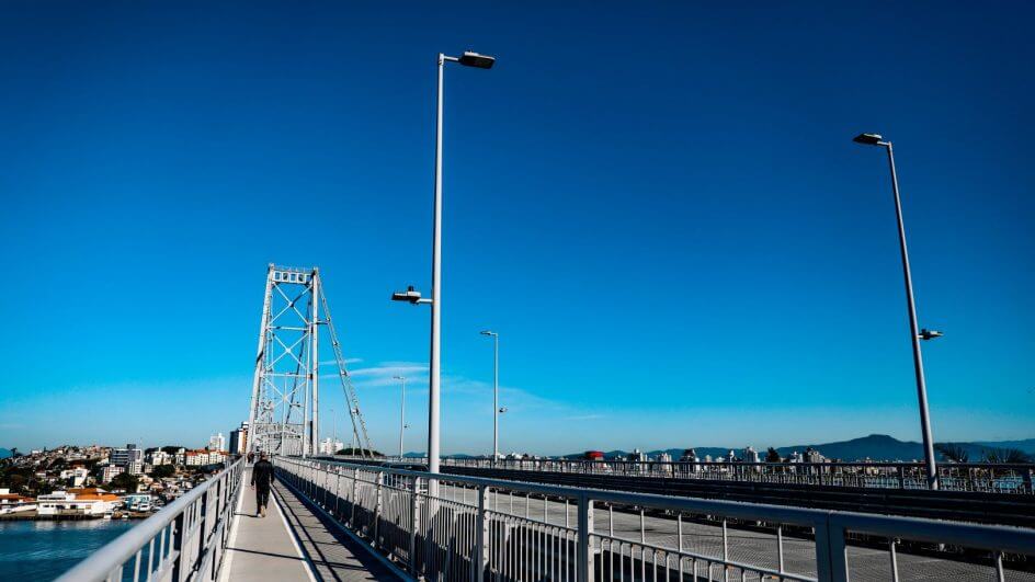 Iluminação cênica da ponte Hercílio Luz tem data para ser retomada