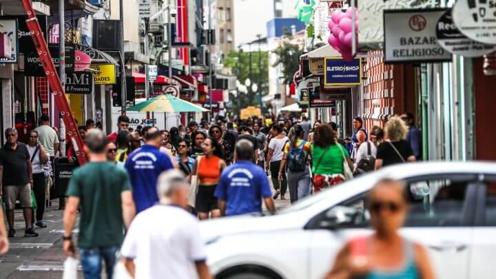 Saiba qual cidade de SC tem o maior índice de pessoas inadimplentes