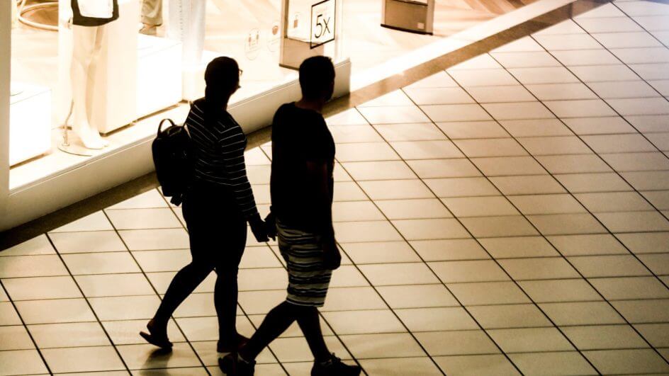 Shopping reabre após princípio de incêndio em Florianópolis.