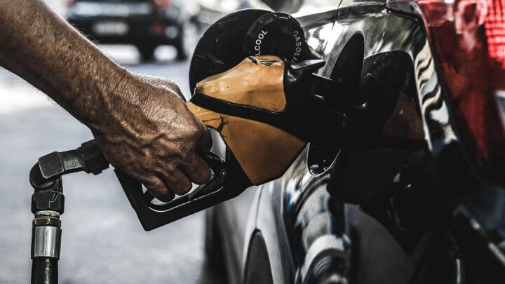 "Reavaliação" faz preço da gasolina dar salto e ir a R$ 6 na Grande Florianópolis