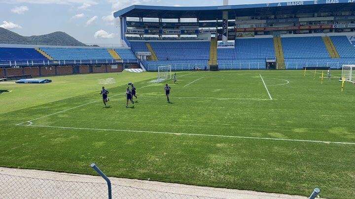 Atletas treinando separado -Avaí - Foto: Cristian Delosantos