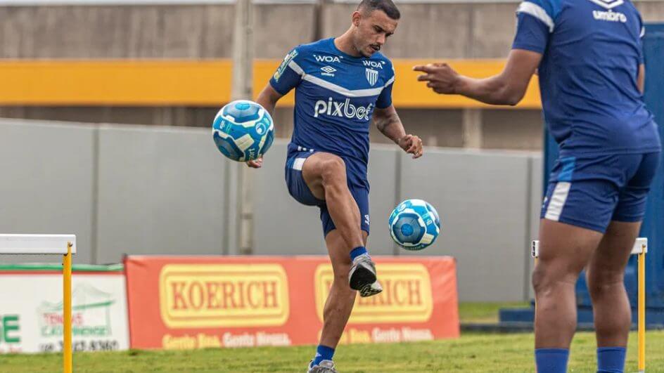 Pottker tem lesão ligamentar e desfalca o Avaí no restante da temporada — Foto: Leandro Boeira/Avaí FC