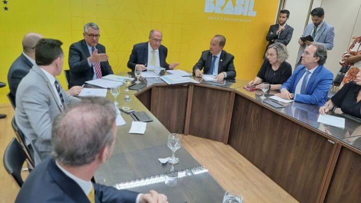 Alckmin e Padilha com bancada