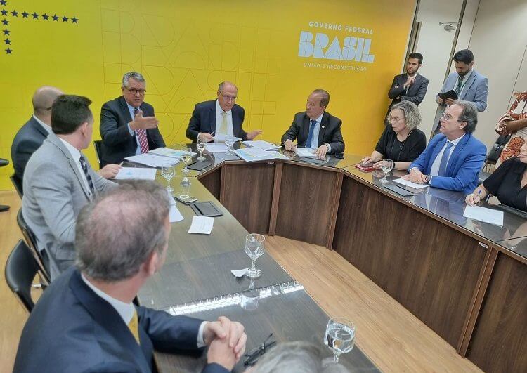 Alckmin e Padilha com bancada