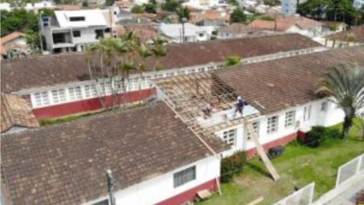 Escolas da Grande Florianópolis cancelam aulas após alagamentos e chuvas intensas na região