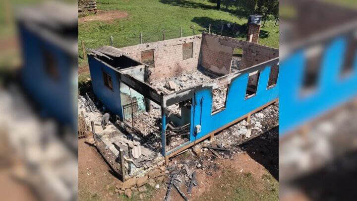 Idosa morre no hospital após incêndio que destruiu casa em SC