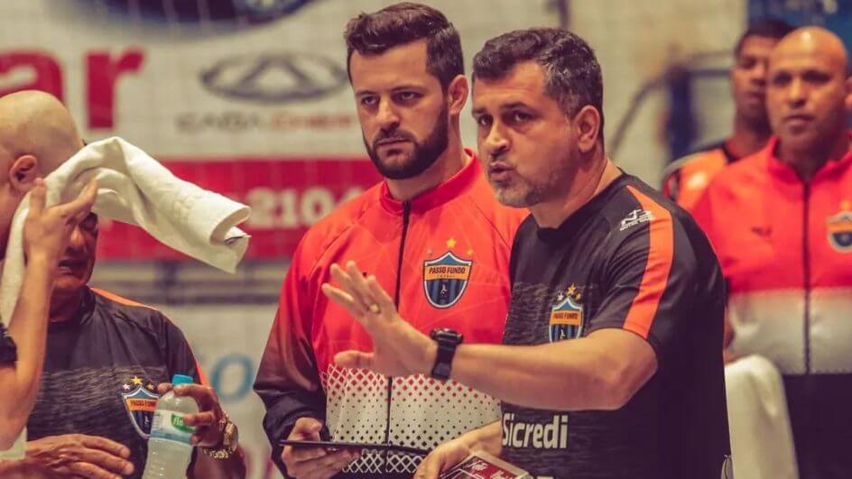 juninho-novo-tecnico-blumenau-futsal