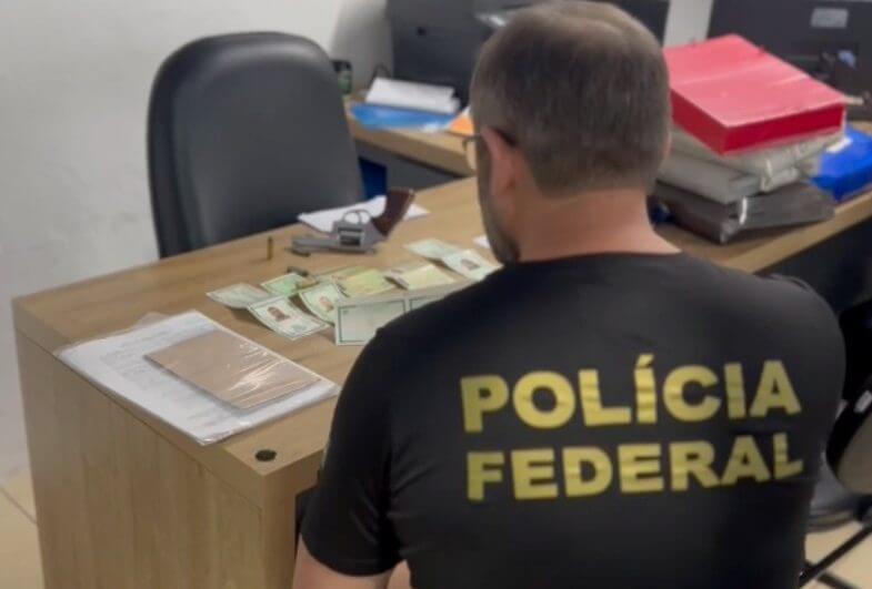 Grupo que fazia e vendia carteiras de habilitação falsas é alvo de operação da PF em SC
