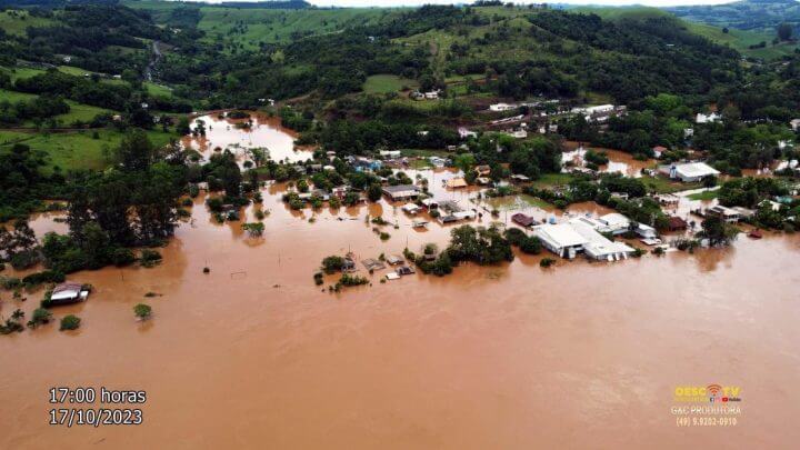 Cheia do Rio Uruguai deixa cidades do Oeste inundadas