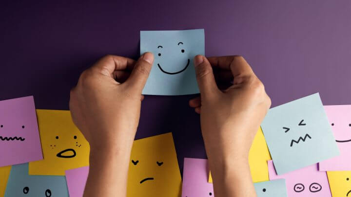 Variedades de humor e emoção em post-it