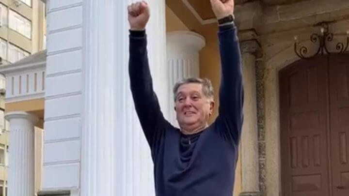 Topázio em "dia de Stallone"