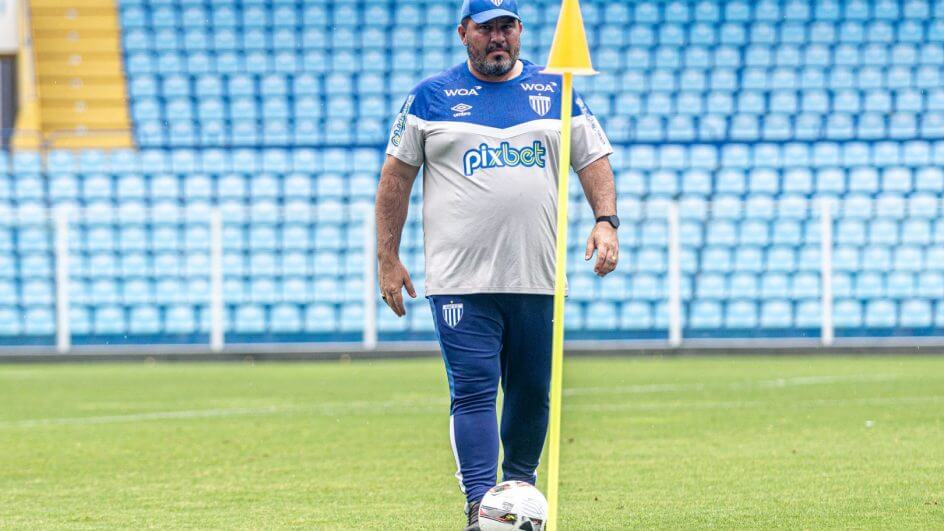 O time do Avaí será escalado e comandado por Eduardo Barroca (Foto: Leandro Boeira/Avaí F.C.)