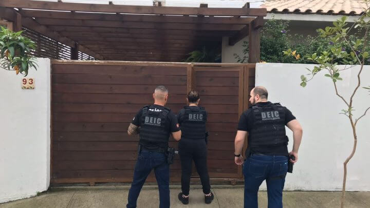 Ação ocorre nesta terça-feira (14) em Florianópolis (Foto Polícia Civil, Divulgação)