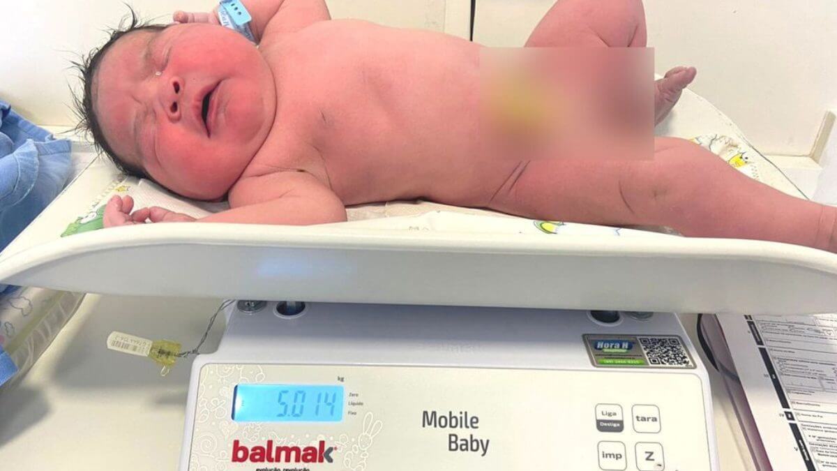 Bebê ‘gigante’ nasce com mais de 5 quilos em maternidade de SC e surpreende pais (3)