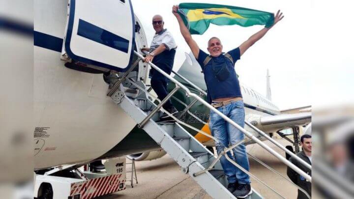 Duas catarinenses estão entre os 32 brasileiros resgatados nesta quarta-feira (1)
