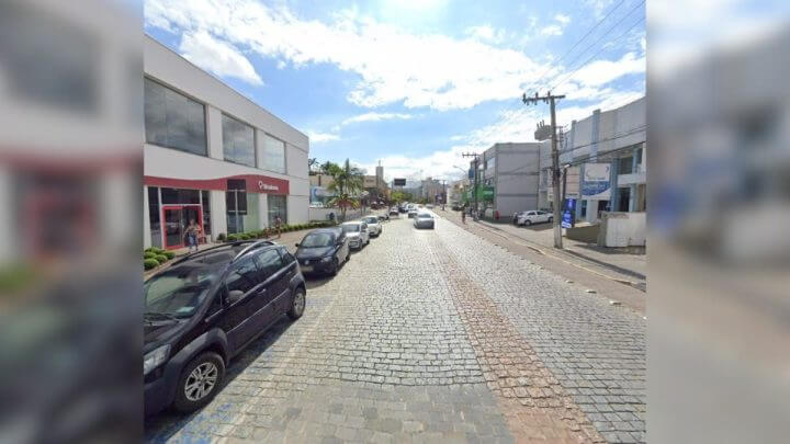 Corrida clandestina em Timbó envolve oito motos, causa perseguição e desafia a polícia