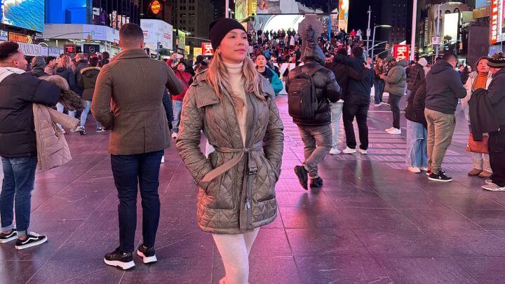 Greicy Besen, fundadora da marca, esteve na Times Square. Divulgação