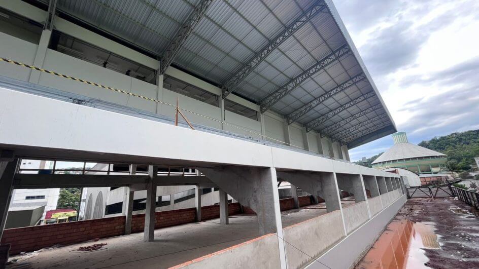 Obras no Domingo Machado Lima