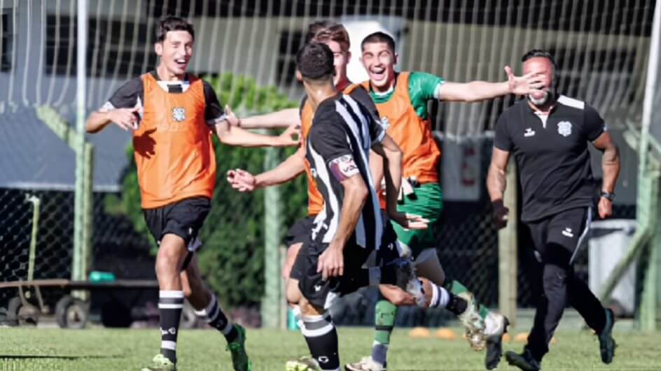 Vinicius Nucci marca pelo Figueirense contra o Brusque na Copa SC sub-21 (Foto: reprodução Instagram | @viniciusnucci06)