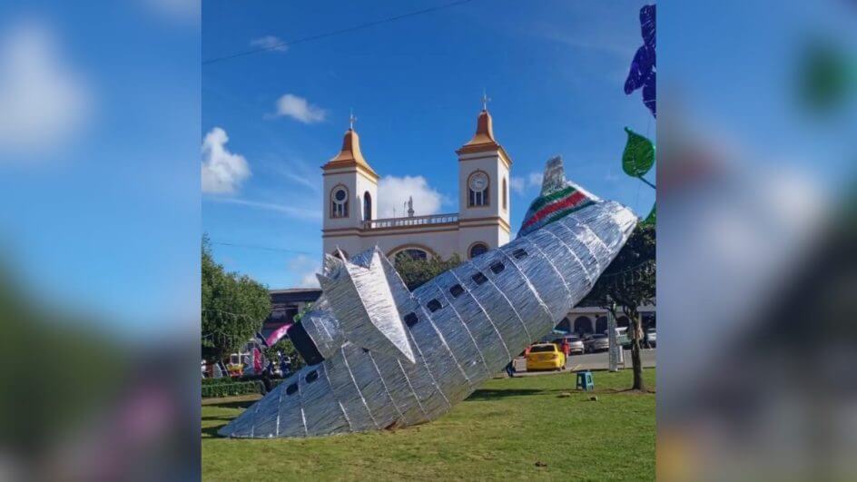 Recriação de avião da Chapecoense causa revolta em cidade colombiana