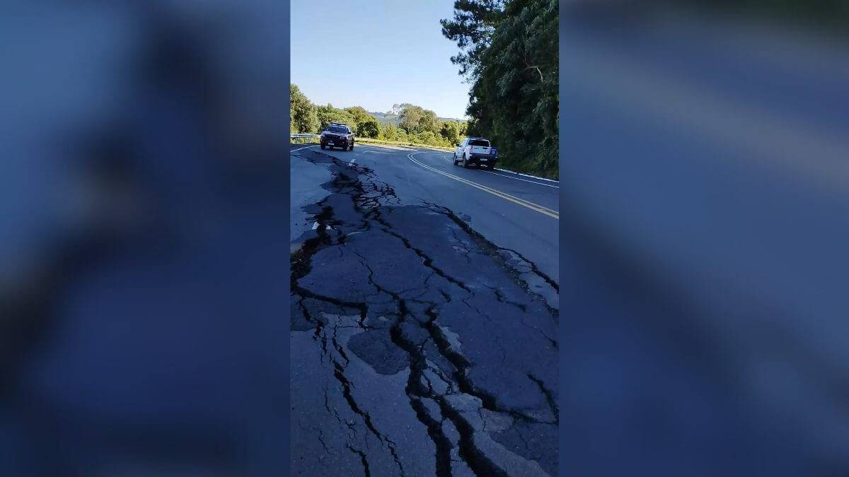  Risco de colapso causa interdição de rodovia do Oeste de SC 