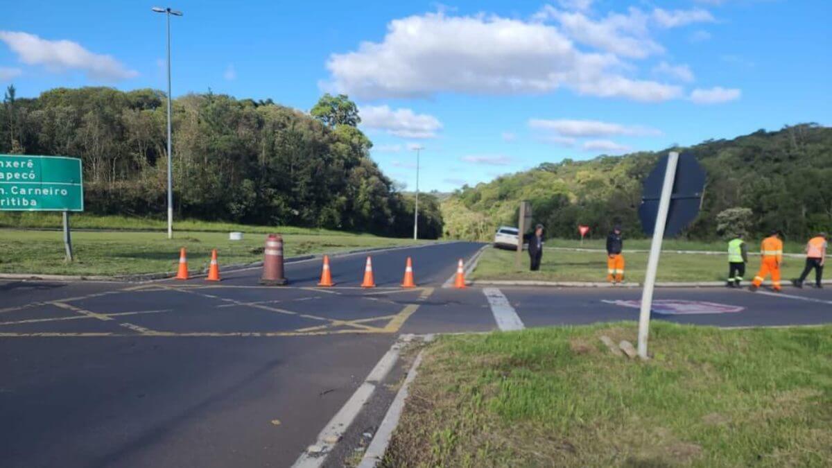  Risco de colapso causa interdição de rodovia do Oeste de SC 
