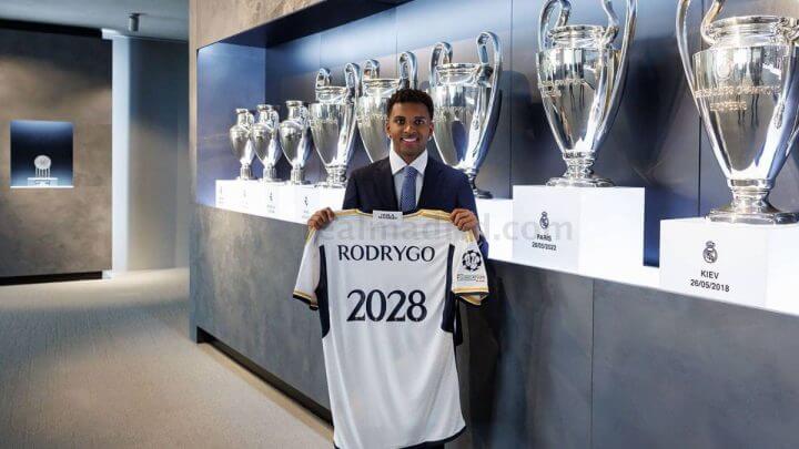 Rodrygo renova com o Real Madrid (Foto: Real Madrid, Divulgação)