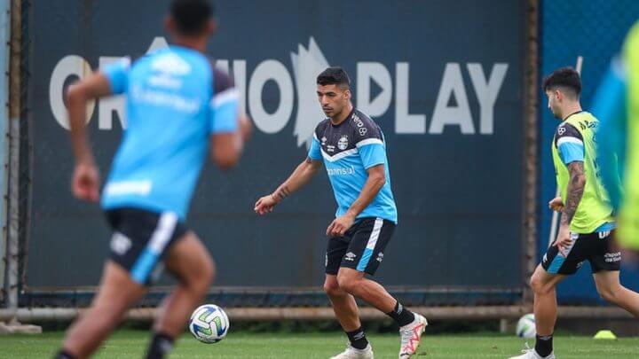 Suárez no treino do Grêmio (Foto: Lucas Uebel, Grêmio, Divulgação)