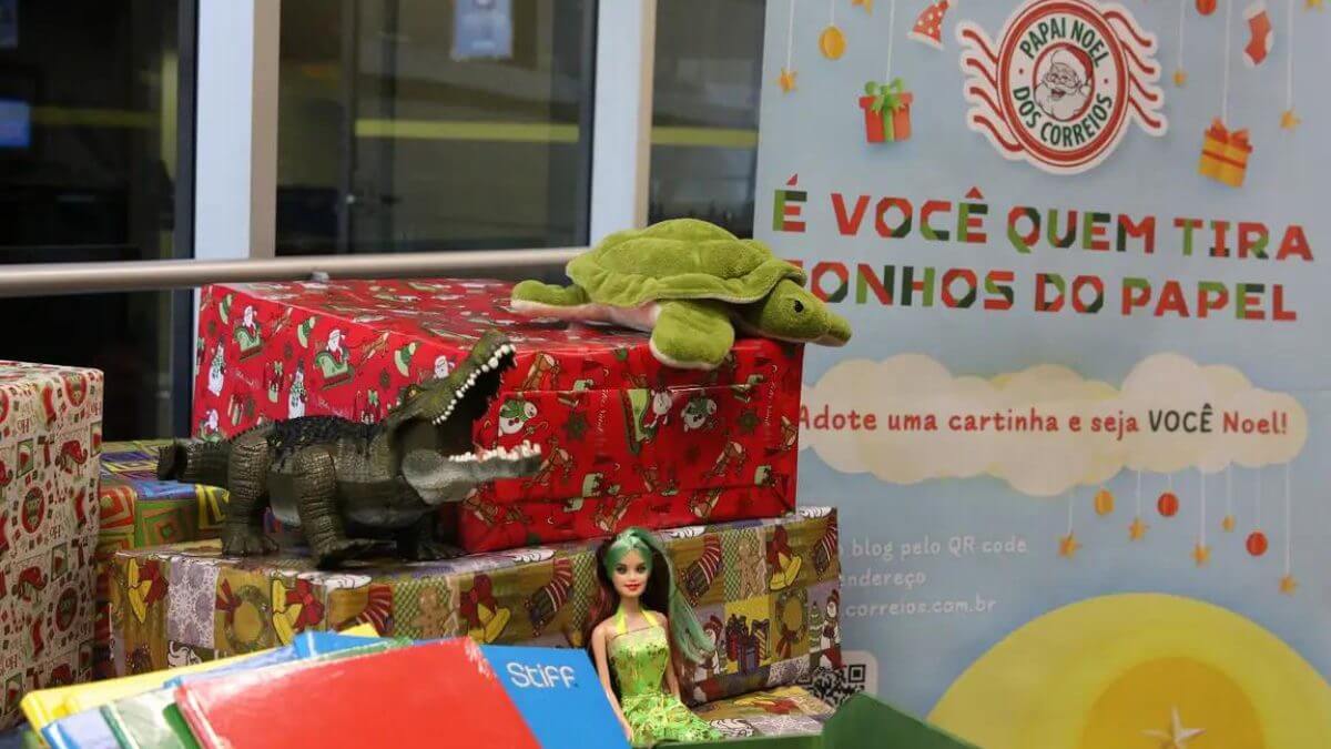 Correios iniciam campanha de adoção de cartinhas de Natal; veja como participar