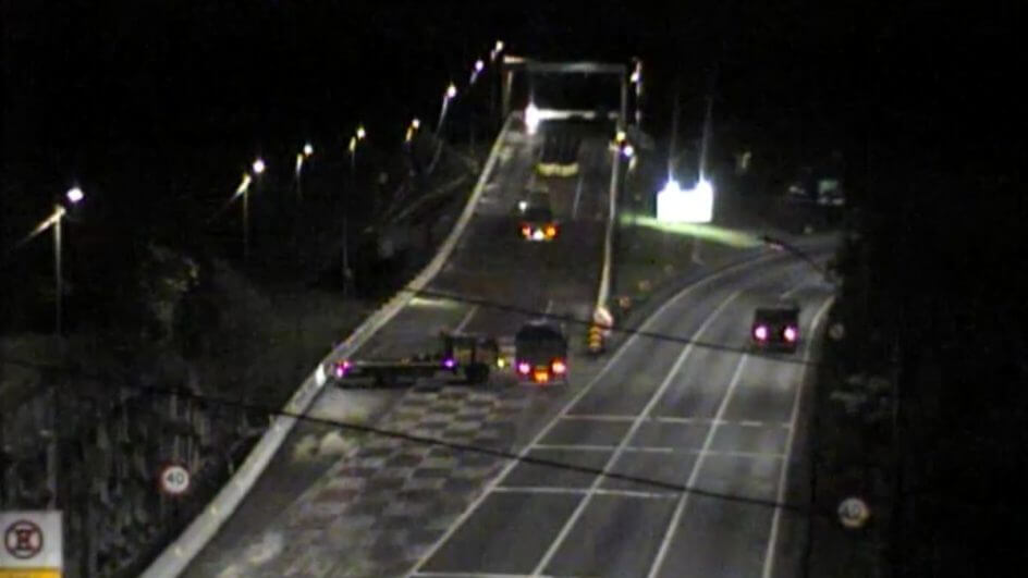 VÍDEO: Em 11 minutos, dois caminhões entram na área de escape e evitam acidentes entre SC e PR