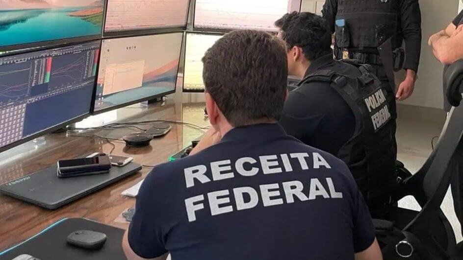 Operação da PF mira esquema ilegal de envio de dinheiro ao exterior e cumpre mandados em SC