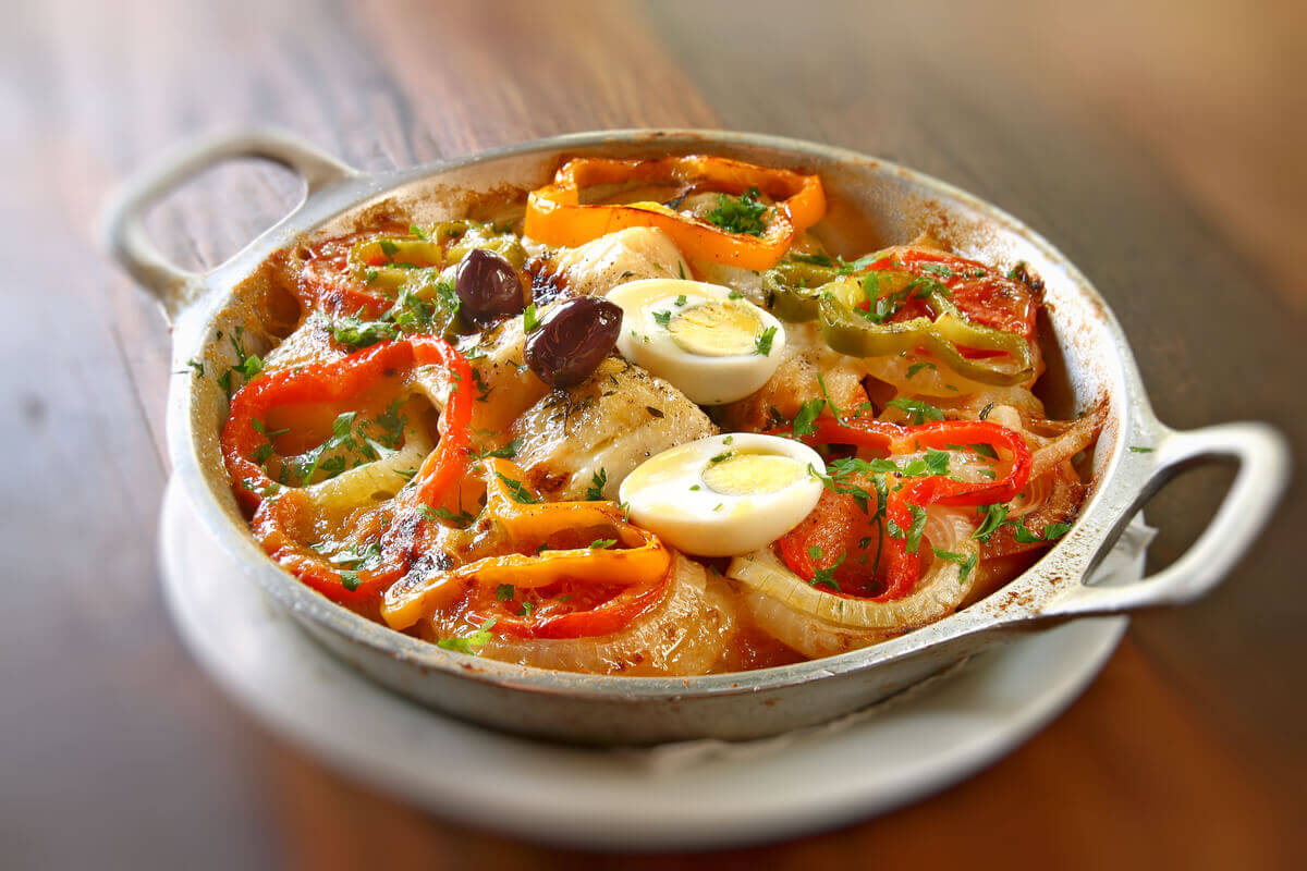 Bacalhoada (Imagem: Ihmfoto | Shutterstock)