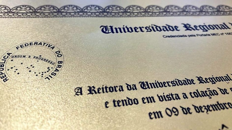 Diploma falso de médico (Foto: Divulgação, PF)