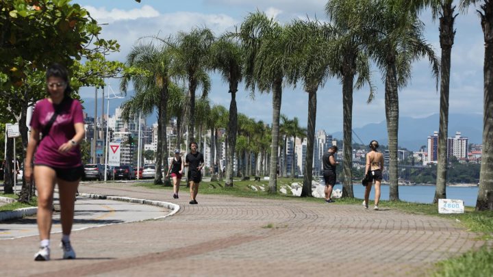 Verão com El Niño forte deve ser de temperaturas escaldantes em SC