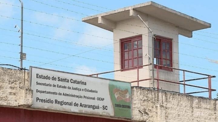 Justiça intima Estado por atraso na licitação para obras no presídio de Araranguá