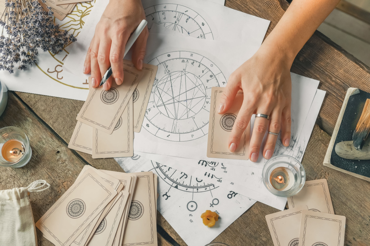 Em 2024, a desconexão torna-se fundamental, visto que a tecnologia pode ser influenciada pela roda do karma (Imagem: Shyntartanya | Shutterstock)